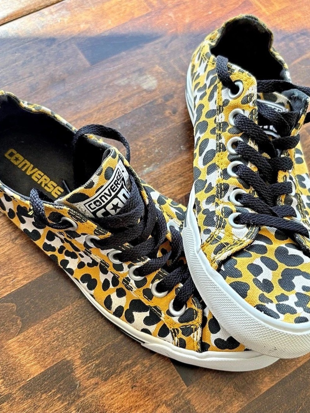 Converse CONS Leopard Print Low Top Sneakers Women’s 9 / Men’s 7